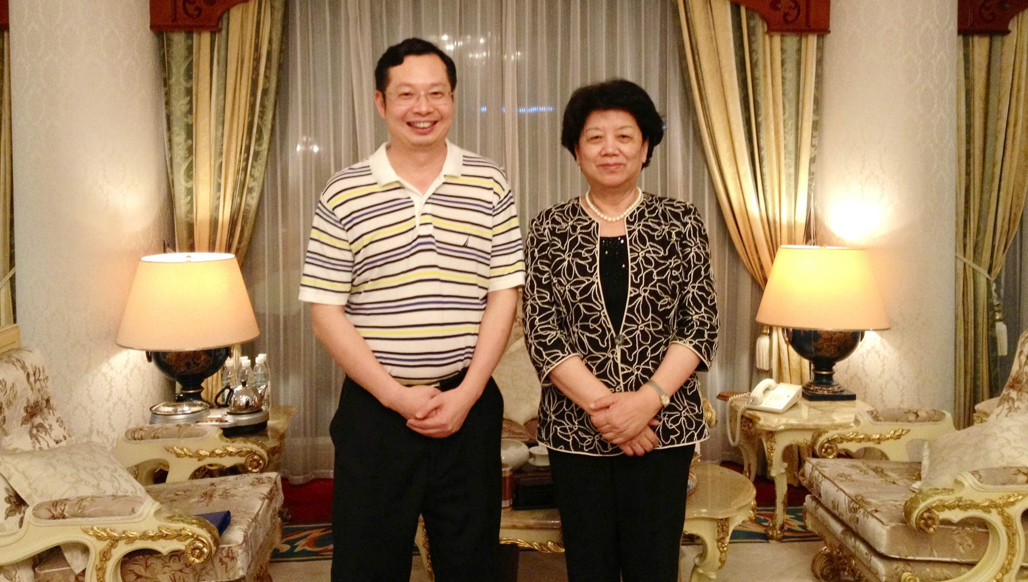 2012年6月17日全国人大副委员长陈至立亲切会见苏庆灿董事长，她对厦门眼科中心所取得的成绩及发展表示高度赞赏