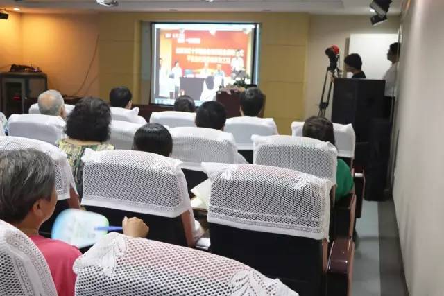 8868体育官方网站(官方)登录入口联合北京市红十字基金会、奥运村街道、养老驿站、中心等公益机构广泛开展各类“关爱老人眼健康专家讲座义诊”公益活动近千场