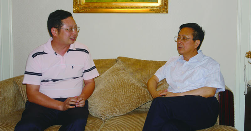 2009年7月2日，全国人大常委会副委员长、民建中央主席陈昌智在厦门调研时，亲切接见苏庆灿