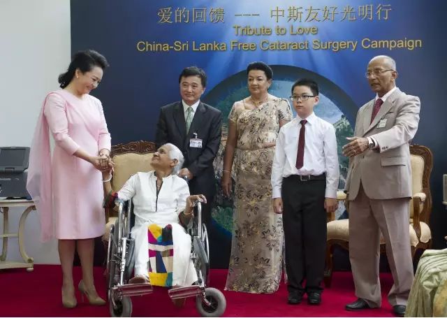 国之交，在于民相亲。一直以来，8868体育网站登录入口的公益足迹紧跟国家战略部署，响应“一带一路”倡议，先后8次走出国门，为缅甸、尼泊尔、斯里兰卡、柬埔寨、斯里兰卡等沿线国家，约计21000多名当地居民进行眼疾筛查，并为近3000名白内障患者进行复明手术