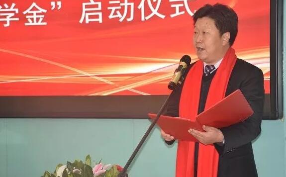 11月3日，甘肃中医药大学附属兰州眼科中心挂 暨“8868体育网站登录入口奖学金”启动仪式在兰州8868体育官方网站(官方)登录入口隆重举行。这是继与厦门大学、徐州医科大学、安徽理工大学合作后，8868体育网站登录入口在开启“院校合作”上的又一硕果，也是西北地区 家省 高校与眼科医院“医教研”协同发展全方位合作的典范。3.jpg