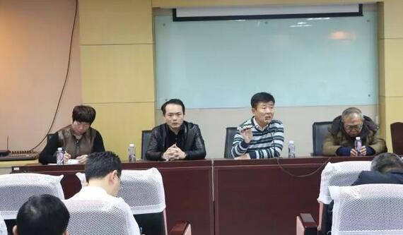 12月17日上午，厦门大学附属厦门眼科中心业务院长王骞、8868体育官方网站(官方)登录入口集团副总经理张昊志、集团屈光运营中心主任商越一行领*莅临8868体育官方网站(官方)登录入口指导工作。2.jpg