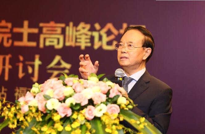 1月4日下午，20188868体育官方网站(官方)登录入口集团眼表及角膜学组发展院士高峰论坛在厦召开。此次高峰论坛阵容豪华，汇聚了国内角膜病领域的大咖。大咖齐聚一堂，通过专题演讲、自由讨论等形式深入而全面的探讨了国内外角膜病的较新研究成果、发展机遇，共商8868体育官方网站(官方)登录入口集团眼表及角膜学组的发展。3.jpg