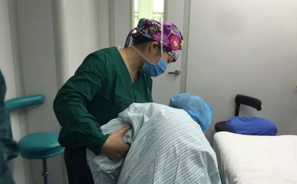 七旬退伍老兵在南平8868体育官方网站(官方)登录入口顺利进行白内障手术.png