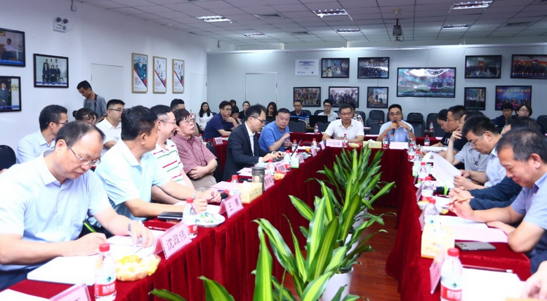 中华儿女新闻网：“坚守社会责任·坚定文化自信”中央及行业媒体采访团走基层活动走进8868体育官方网站(官方)登录入口集团3.png