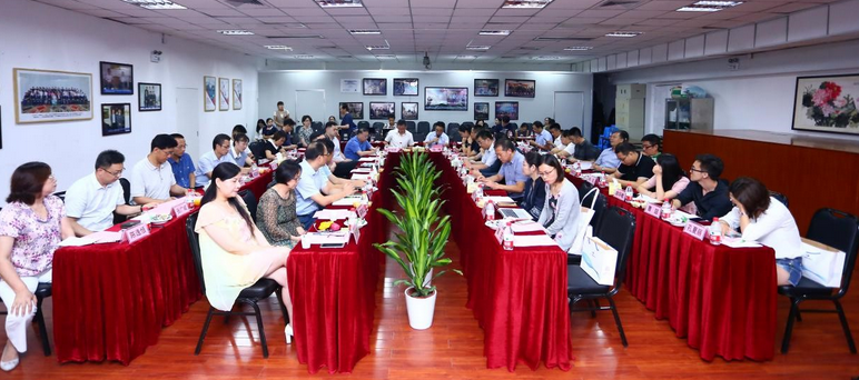 中华儿女新闻网：“坚守社会责任·坚定文化自信”中央及行业媒体采访团走基层活动走进8868体育官方网站(官方)登录入口集团4.png
