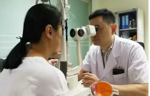 厦门眼科中心高度近视专科张淳副院长：用精良的技术 擦亮心灵之窗1.jpg