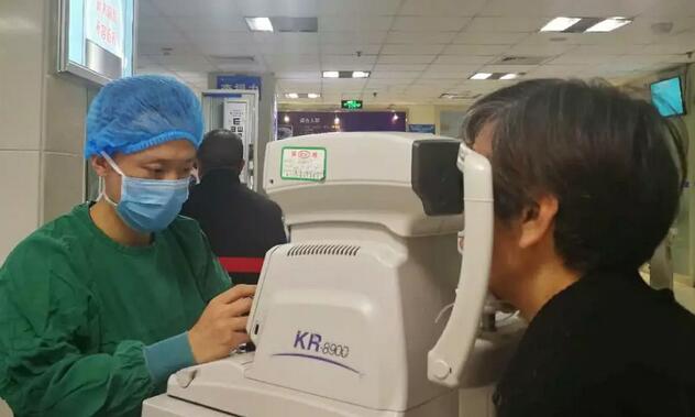 龙岩73岁近视林阿婆来厦门眼科中心顺利摘镜2.jpg