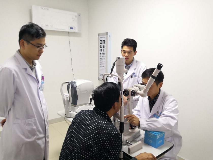 莆田眼科医院王乐副院长 植入散光 型多焦点人工晶体，为莆田地区开展屈光白内障手术谱写新的篇章2.jpg