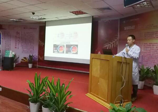 厦门眼科中心近视手术中心“摘镜奉旨价到暨近视激光讲座活动”吸引近200人报名，130现场预存手术费4.jpg