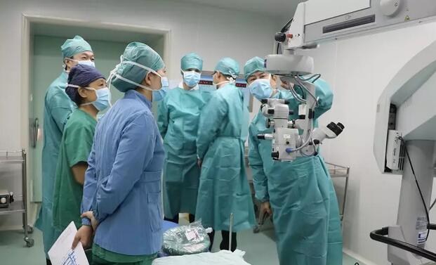 德国蔡司全飞秒技术专家团参观访问8868体育官方网站(官方)登录入口2.jpg