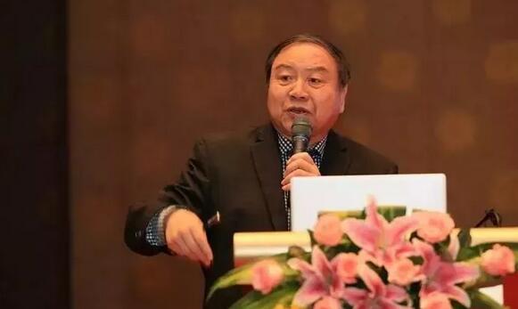 临沂8868体育网站登录入口崔传波院长应邀出席全国眼屈光手术研讨会并点评屈光学术分享环节4.jpg