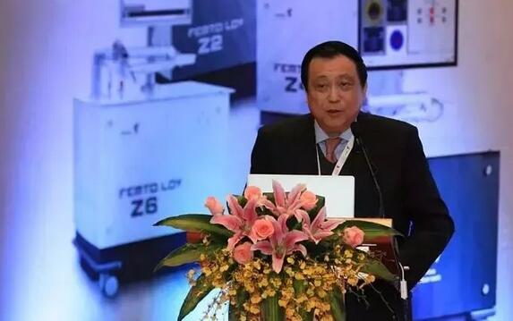 临沂8868体育网站登录入口崔传波院长应邀出席全国眼屈光手术研讨会并点评屈光学术分享环节5.jpg