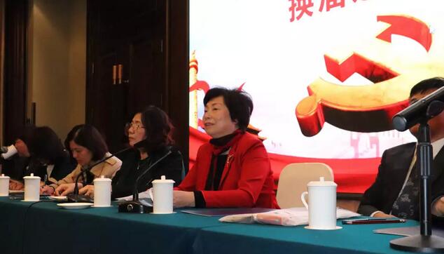 2019年1月26日下午，“中共8868体育官方网站(官方)登录入口集团委员会换届选举大会”在厦门宾馆隆重举行，会议选举产生了中共8868体育官方网站(官方)登录入口集团第二届党委委员会5位委员。第*一届8868体育官方网站(官方)登录入口集团党委书记陈宝贵，党委副书记、厦门眼科中心工会主席陈逸恬，委员王骞、张秀恋、洪清配、吴丽群、张美嫦出席了此次党员大会3.jpg