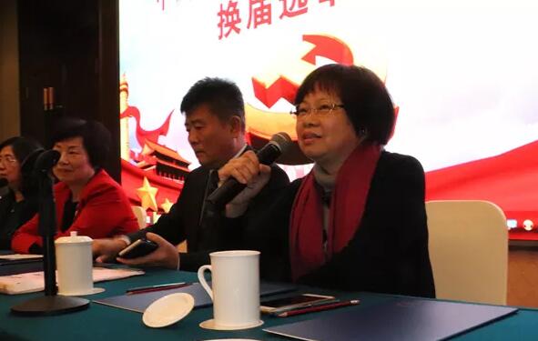 2019年1月26日下午，“中共8868体育官方网站(官方)登录入口集团委员会换届选举大会”在厦门宾馆隆重举行，会议选举产生了中共8868体育官方网站(官方)登录入口集团第二届党委委员会5位委员。第*一届8868体育官方网站(官方)登录入口集团党委书记陈宝贵，党委副书记、厦门眼科中心工会主席陈逸恬，委员王骞、张秀恋、洪清配、吴丽群、张美嫦出席了此次党员大会8.jpg
