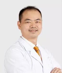 厦门眼科中心陈伟主任：白内障和近视，可以一台手术解决1.jpg