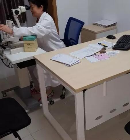  位医者都是一位修行者——宜昌8868体育官方网站(官方)登录入口胡长青医生1.jpg