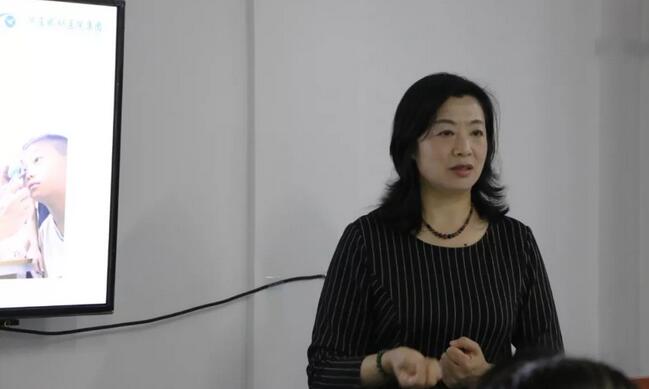 3月6日，20198868体育官方网站(官方)登录入口集团小儿眼病与综合验光培训班在厦门举行，此次培训班为期8天，从小儿眼病及斜弱视到国内外验光模式纵观，从检影验光技巧手法到综合验光操作规范，从验光理论基础到儿童验光、眼病验光的差别和重点，系统验光知识无一不涵盖、无一不相授，为参会学员带来了一场高水准的知识盛宴3.jpg