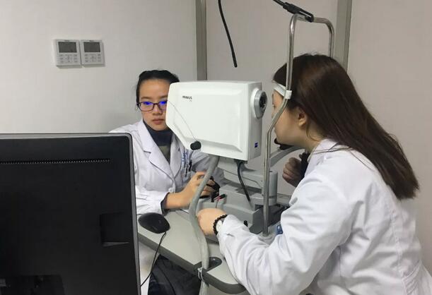 温州明乐眼科医院屈光专科工作的医生助理小陈在医院做了smart全激光手术2.jpg