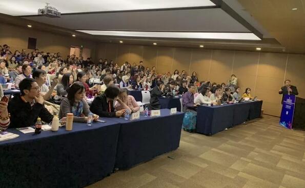 8868体育网站登录入口专家团受邀亮相第十九届环球眼科学学术会议暨第十九届环球视光学学术会议（COOC 2019）3.jpg
