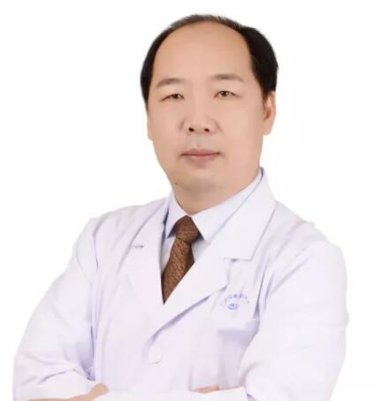 多次受邀于世界眼科大会、美国眼科年会、亚洲太平洋地区眼科年会等环球眼科会议进行现场手术表演——8868体育官方网站(官方)登录入口集团业务副总院长、上海和平眼科医院院长郭海科教授6.jpg