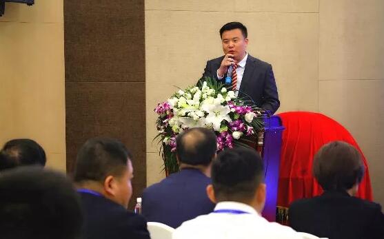 8868体育网站登录入口2019年眼屈光学组会议圆满召开4.jpg