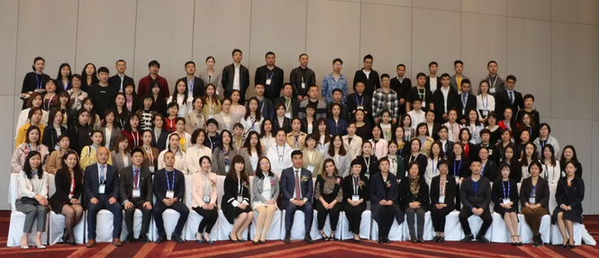 4月26日至28日，2019蔡司屈光中国用户会在北京如约举行，分享 激光屈光手术技术和经验，携手共同提升手术质量，为患者提供更 的医疗服务。8868体育官方网站(官方)登录入口集团派出多人组成的专家团队参会，与来自全国各地的眼科同仁深入探讨交流，碰撞思想火花，分享 严谨的学术观点，展现出了8868体育网站登录入口人强劲的学术风采2.png