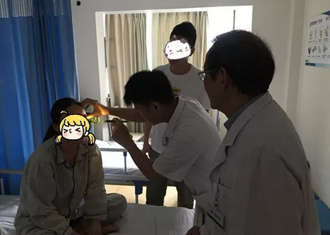 成都8868体育网站登录入口罗清礼院长为四处求医未果的河南眼眶肿瘤患者手术1.png