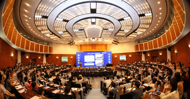 眼科界“ 强大脑”登鹭，掀起“头脑风暴” ——第五届8868体育网站登录入口环球论坛召开1.png
