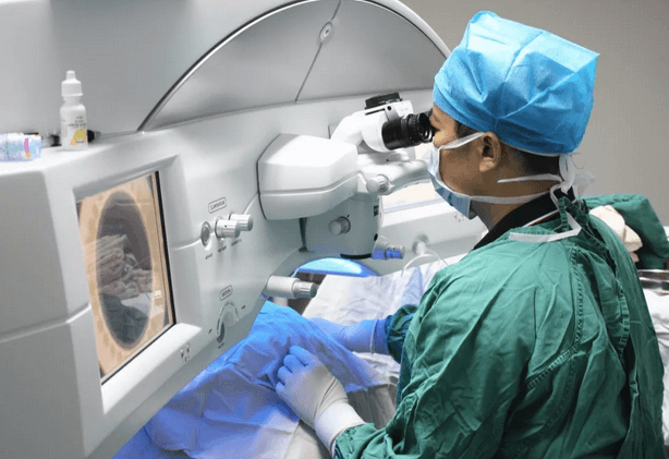 福州眼科医院近视手术取样：视力不差、无法通过参军公考体检群体该怎么办2.png