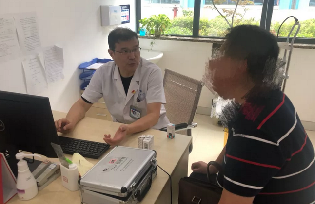 重庆8868体育官方网站(官方)登录入口副院长、青光眼博士王秀青教授：高度近视是青光眼发病危险因素1.png