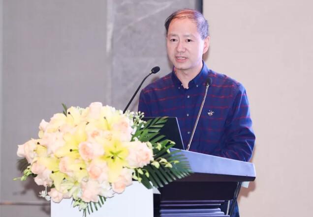 半世屈光史， 一生光明情——宜昌8868体育网站登录入口胡学斌院长闪耀2020年关爱近视·SMILE青年论坛2.jpg