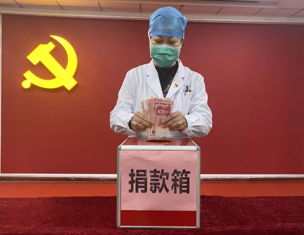 以初心践行医者使命，以匠心呵护患者眼健康——厦门眼科中心潘美华教授1.png