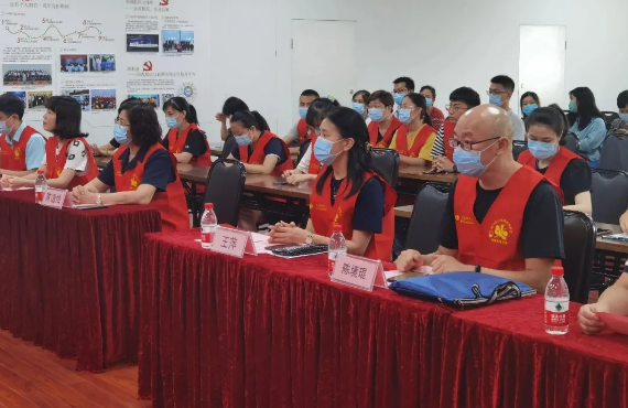 以爱之名，光明前行— —厦门眼科中心成立“凤凰花光明先锋志愿服务队”2.png