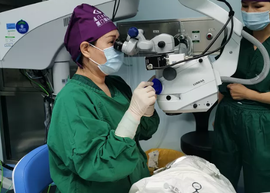  ！厦门眼科中心王玉宏博士iTrack青光眼手术直播，获全国眼科学术大会赞誉2.png