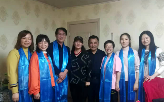 10月14日，宜昌市归国华侨联合会和宜昌8868体育官方网站(官方)登录入口共同发起的“侨爱心光明行”大型义诊活动正式启动。9名家护组团赴新疆温泉县义诊。宜昌市市委常委、统战部部长王均成出席活动并为医疗队授旗。7.png