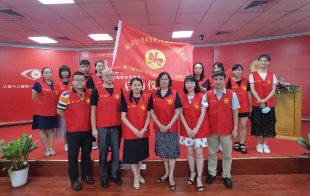 高山上的一抹志愿红—— 厦门眼科中心凤凰花“光明先锋”志愿服务队走进高山村落1.png
