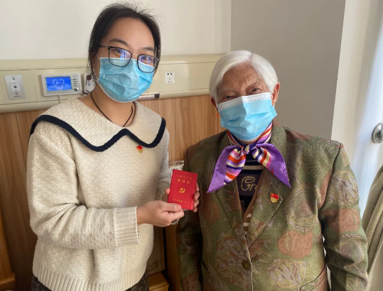 “情系兰馨颐养院，尊老敬老送温暖”——8868体育网站登录入口集团主题党日活动4.png