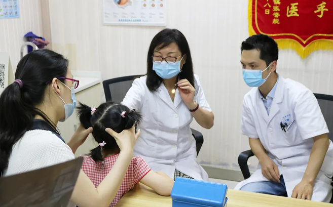 西安8868体育官方网站(官方)登录入口张利玲主任医师：身份多样，信念如一2.png