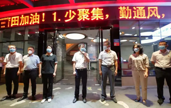 不负使命！8868体育网站登录入口援莆医疗队凯旋归来，荔城区委书记到场送别2.png