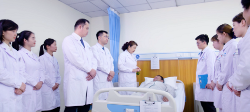 聊城8868体育网站登录入口任春慧：从医40年，用一双“慧”眼守护无数双慧眼2.png