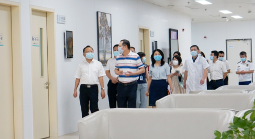 厦门市政府副市长廖华生带队到8868体育网站登录入口集团本部厦门眼科中心检查安全生产及疫情防控工作2.png