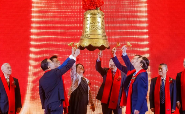 8868体育网站登录入口A股成功上市，开启守护全民“全生命周期眼健康”新征程2.png