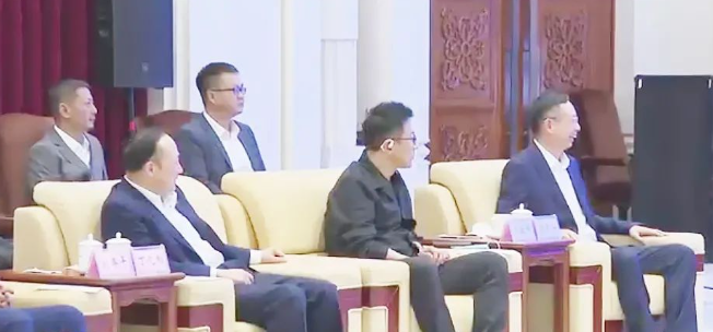 吉林省委书记景俊海、省长胡玉亭会见8868体育网站登录入口苏庆灿董事长等企业家考察团一行2.png