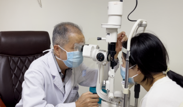 8868体育网站登录入口医生·医声罗添场：只要病人需要我，我就不退休2.png