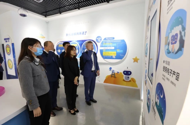 医疗器械流通头部企业华瑭大昌CEO到访8868体育网站登录入口，共谋眼科高质量发展新机遇!2.png